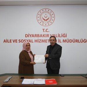 Modüler Aile Eğitim Programının katılım belgeleri takdim edilmiştir. - fotoğraf 1
