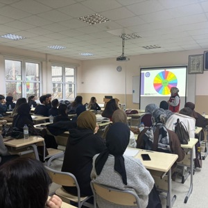Bakanlığımız ile Yükseköğretim Kurulu (YÖK) arasında imzalanan iş birliği protokolü doğrultusunda, Ordu Üniversitesi öğrencilerine yönelik Aile Eğitim Programı çalışmaları Başarıyla Tamamlandı - fotoğraf 3