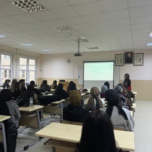 Bakanlığımız ile Yükseköğretim Kurulu (YÖK) arasında imzalanan iş birliği protokolü doğrultusunda, Ordu Üniversitesi öğrencilerine yönelik Aile Eğitim Programı çalışmaları Başarıyla Tamamlandı - fotoğraf 1