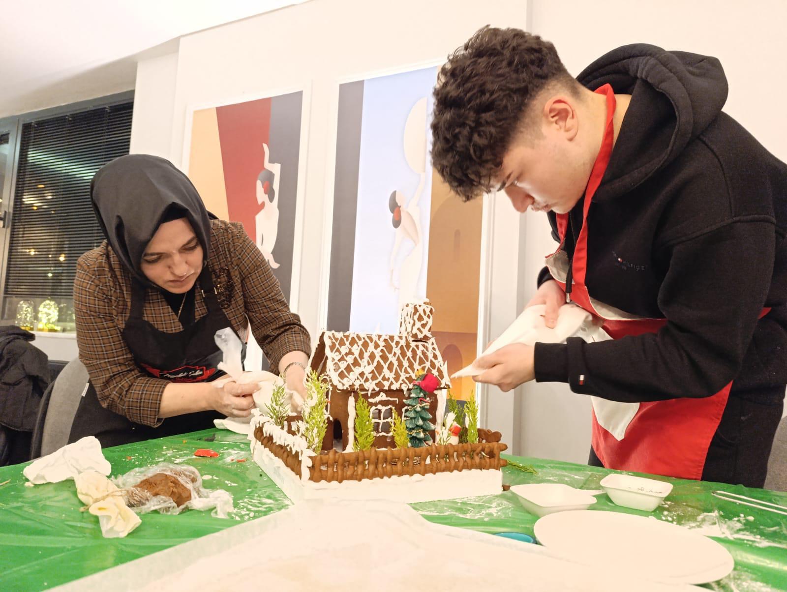 Tatlı Etkinlikte Tatlı Anılar: Çocuklarımızla Çikolata ve Pasta Atölyesi  