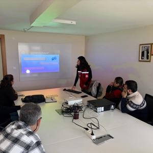 Kırklareli Sanayi ve Teknoloji İl Müdürlüğü personeline yönelik “Kadına Yönelik Şiddetle Mücadele Farkındalık Semineri” düzenlendi. - fotoğraf 1