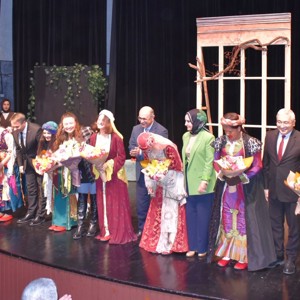 Sahnede Parlayan Küçük Yıldızlar - fotoğraf 1