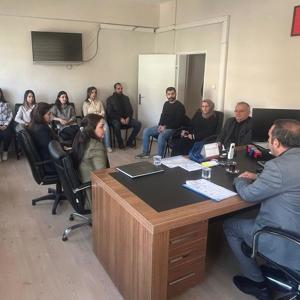 İl Müdürümüz Aydın POLAT, İl Müdür Yardımcılarımız Faysal YAŞA ve Ayşe Nur BAYSAL ile beraber Müdürlüğümüze bağlı Lice Sosyal Hizmet Merkezi’ni ziyaret ederek personellerle bir araya geldi ve yürütülen çalışmalar hakkında bilgi aldı. - fotoğraf 3