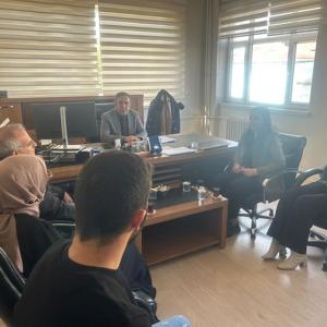 İl Müdürümüz Aydın POLAT, İl Müdür Yardımcılarımız Faysal YAŞA ve Ayşe Nur BAYSAL ile beraber Müdürlüğümüze bağlı Lice Sosyal Hizmet Merkezi’ni ziyaret ederek personellerle bir araya geldi ve yürütülen çalışmalar hakkında bilgi aldı. - fotoğraf 1