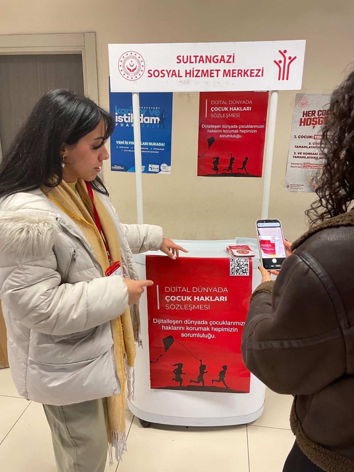 İl Genelinde Sahaya Çıkan Ekiplerimiz 'Dijital Dünyada Çocuk Hakları Sözleşmesi' Kapsamında Farkındalık Çalışmalarına Devam Ediyor