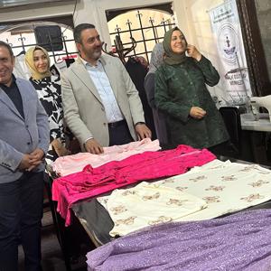 Genel Müdürümüz Sayın Muharrem KURT, İl Müdürümüz Aydın POLAT ile birlikte Ziya Gökalp ÇATOM’u ziyaret ederek kadınlarımızın el emeği göz nuru ürünlerini ve geri dönüşüm malzemelerinden hazırladıkları özgün çalışmaları inceledi. - fotoğraf 4