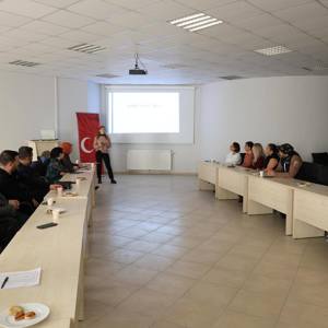 Nevşehir Ticaret ve Sanayi Odasında Girişim Kurulu Başkan ve Kurul Üyelerine, girişimcilere Koruyucu aile hizmetinin bilinirliğinin artırılmasına yönelik bilgilendirme toplantısı  - fotoğraf 2