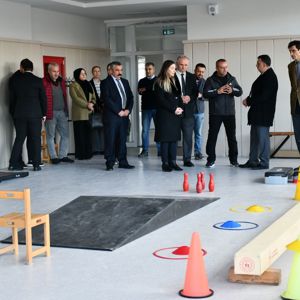 II. Ulusal Otizm Eylem Planı kapsamında, Adnan Şener Özel Eğitim Uygulama Okulu’na bir ziyaret gerçekleştirildi. - fotoğraf 3
