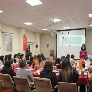 Elif MAKAS Hanımefendi, kuruluşlarımızda kalan çocuklarımız için düzenlenen programa katılarak çocuklarımızın keyifli anlarına eşlik etti. - fotoğraf 1
