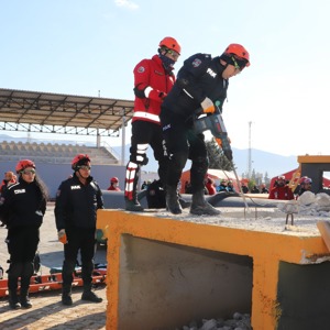 AFAD KOORDİNESİNDE DEPREM TATBİKATI DEĞERLENDİRME TOPLANTISI YAPILDI - fotoğraf 5