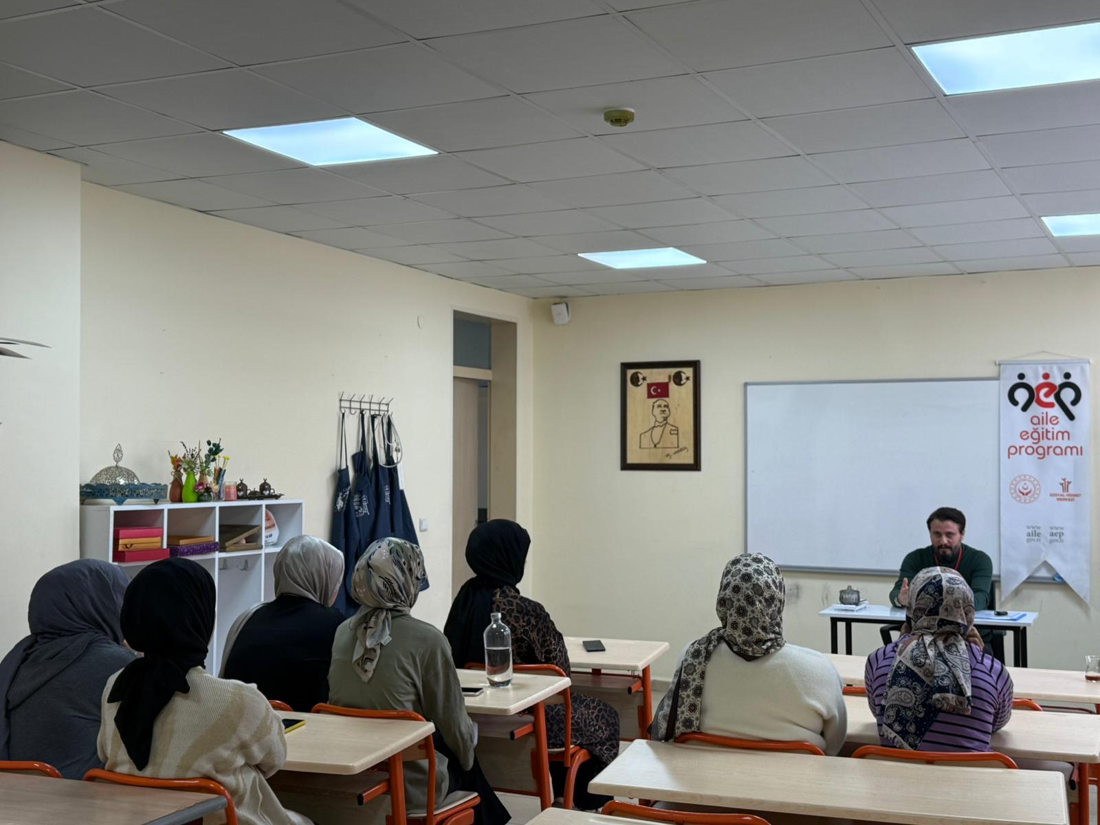 Beşiri ADEM kursiyer ve personellerine “Aile Eğitim Programı” eğitimi