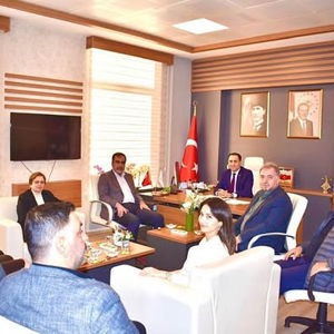 Aydın Adalet ve Kalkınma Partisi İl Başkanı Mehmet Erdem ve beraberindeki Yönetim Kurulu Üyeleri, İl Müdürümüz,  İlkay Türkoğlu’na hayırlı olsun ziyaretinde bulundu. - fotoğraf 3