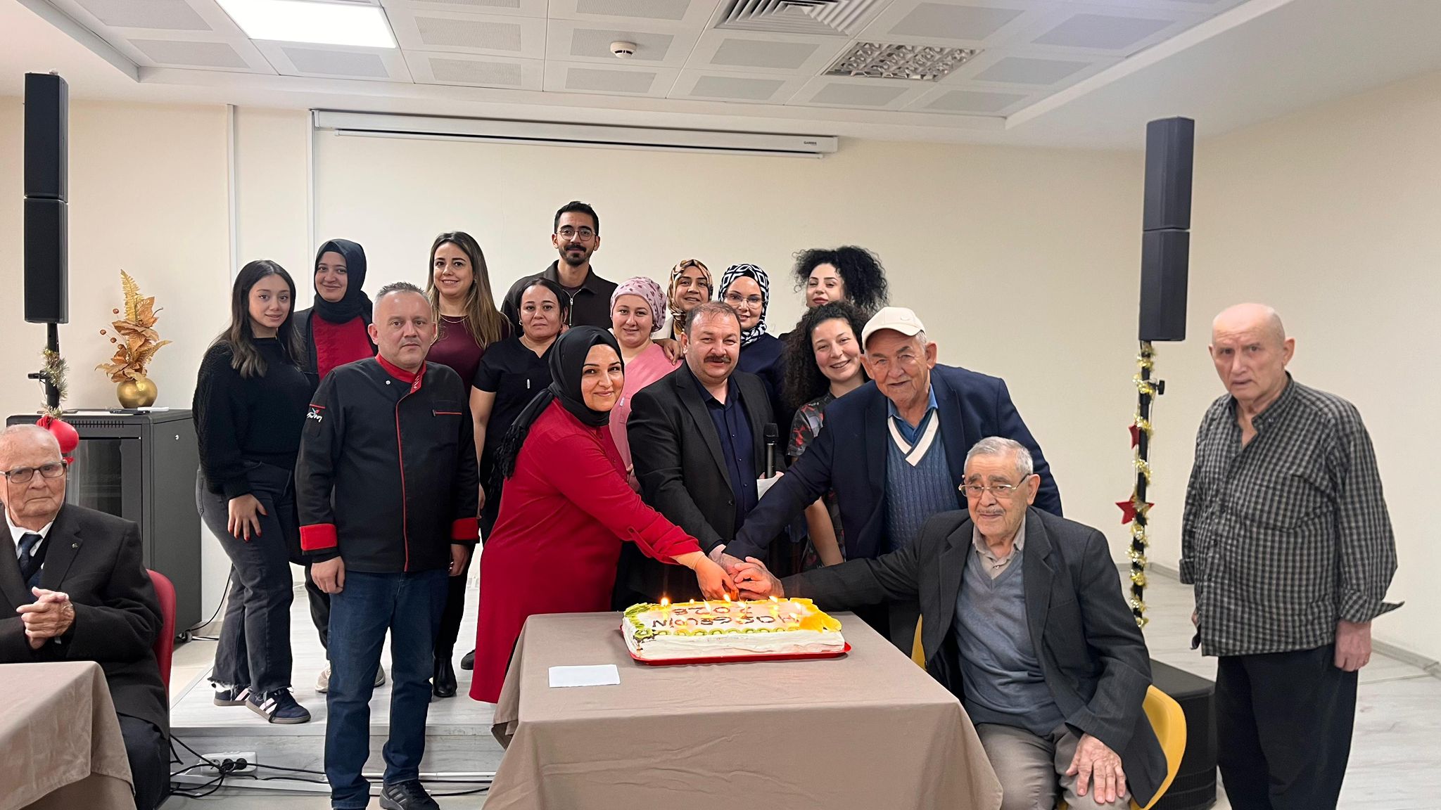 Salihli Huzurevimizde Anlamlı Yıl Sonu Etkinliği Düzenlendi