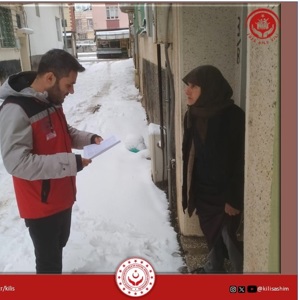 İl Müdürlüğümüze bağlı Sosyal Hizmet Merkezi Müdürlüğü  personeli tarafından evinde yalnız yaşayan ve tek ebeveynli ailelerimizi ziyaret edip, acil ihtiyaçlarını tespit ediyoruz. - fotoğraf 3