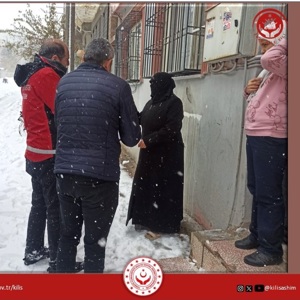 İl Müdürlüğümüze bağlı Sosyal Hizmet Merkezi Müdürlüğü  personeli tarafından evinde yalnız yaşayan ve tek ebeveynli ailelerimizi ziyaret edip, acil ihtiyaçlarını tespit ediyoruz. - fotoğraf 11