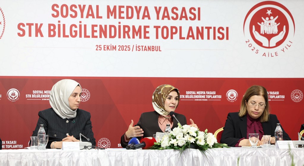 Bakanımız Göktaş, sosyal medya düzenlemesi için STK temsilcileriyle bir araya geldi