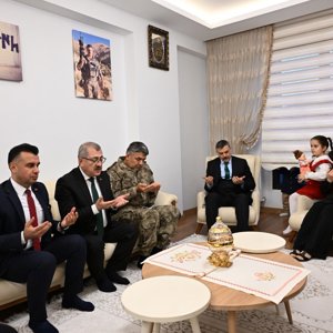 Şehit Polis Memuru Ertuğrul KIRIK’ın Ailesine Ziyaret - fotoğraf 1
