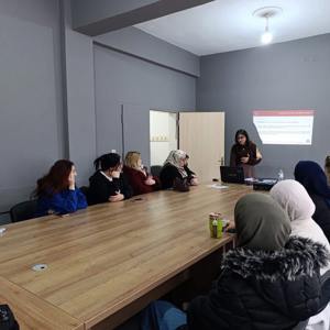 “Aile Yaşam Becerileri, Evlilik ve Aile Hayatı, Değerlerin Edinilmesinde Ailenin Rolü” konularında eğitim verilmiştir. - fotoğraf 2