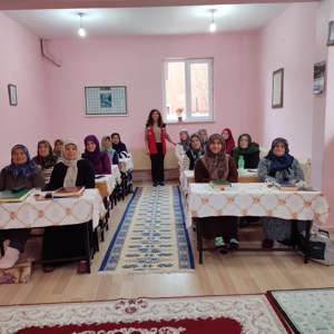 Ayşe Hatun Kur’an Kursu’nda Erken Yaşta Evliliklerle Mücadele Eğitimi  - fotoğraf 1