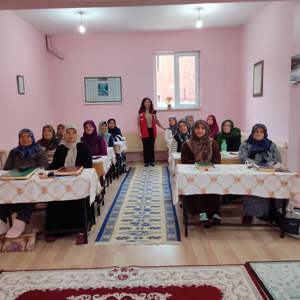 Ayşe Hatun Kur’an Kursu’nda Erken Yaşta Evliliklerle Mücadele Eğitimi  - fotoğraf 2