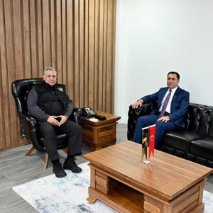 İl Müdürümüz İlkay Türkoğlu, göreve başlaması dolayısıyla yürütülen kurumlar arası iş birliği ve koordinasyon kapsamında Aydın İl Emniyet Müdürümüz Sayın Armağan Adnan ERDOĞAN’ı makamında ziyaret etti. - fotoğraf 2