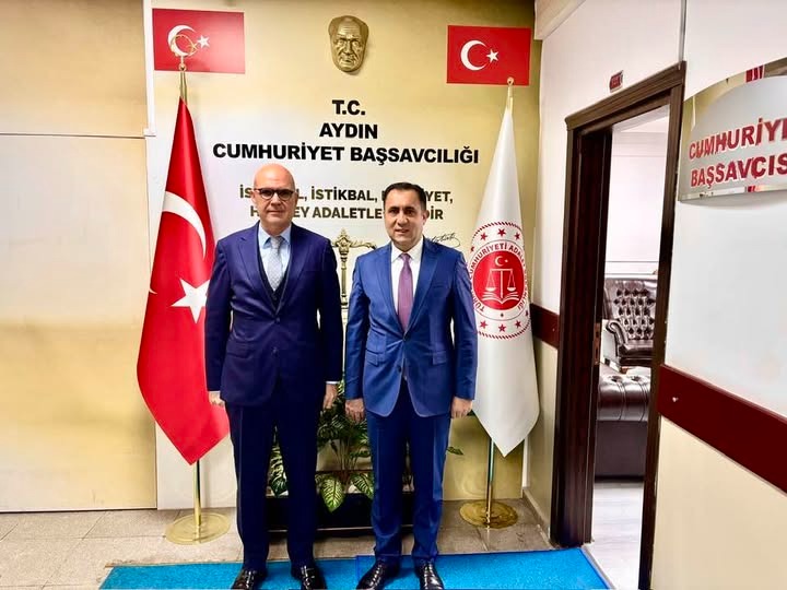 İl Müdürümüz İlkay Türkoğlu, Aydın Cumhuriyet Başsavcısı Sayın Celal Tekin’i makamında ziyaret etti.