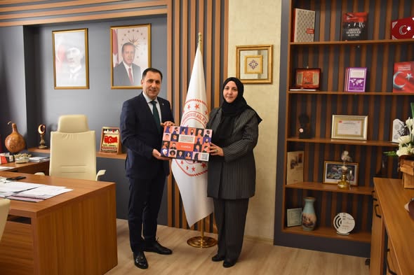 Kadın ve Demokrasi Derneği (KADEM) Aydın İl Temsilcisi Sayın Dilek Akıncı Tayanç ve beraberindeki heyet, İl Müdürümüz İlkay Türkoğlu’na hayırlı olsun ziyaretinde bulundu.