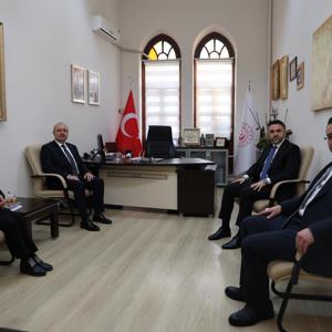 Esenyurt Üniversitesi Rektörü Prof. Dr. Süleyman Özdemir ve Heyeti, İl Müdürümüz Sn. Ömer Turan’ı Makamında Ziyaret Etti - fotoğraf 1