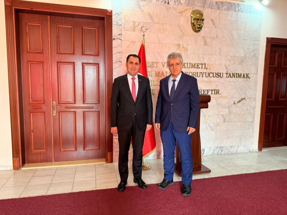 İl Müdürümüz İlkay Türkoğlu, Kuşadası Kaymakamı Sayın İbrahim Keklik’i makamında ziyaret etti.