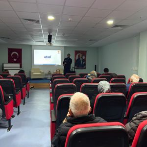 İl Müdürlüğümüz ve bağlı kuruluşlarımızda görev yapan personele yönelik Temel Afet Bilinci Eğitimi gerçekleştirildi - fotoğraf 4