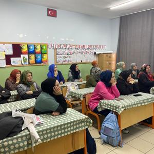 Koruyucu Aile Hizmeti Tanıtımı Termal Halk Eğitim Merkezi’nde Gerçekleştirildi - fotoğraf 1