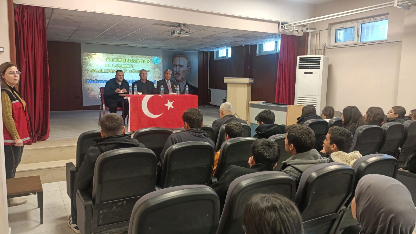 “Vatan ve Kahramanlık Buluşmaları”nı Borsa İstanbul Anadolu Lisesi’nde Gerçekleştirdik - fotoğraf 1