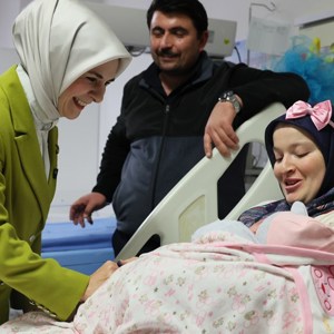 Bakanımız Göktaş'tan doğum yapan annelere "yeni yıl" ziyareti - fotoğraf 4