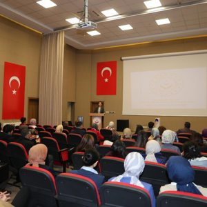 Şehit Yakınları ve Gaziler Birimine Destek Veren  Personeline Teşekkür Belgesi Takdimi - fotoğraf 1