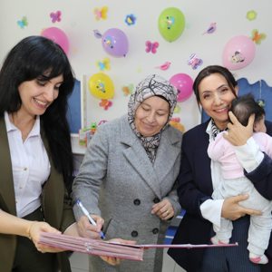 Geçici Koruyucu Aile Modeli Kapsamında İlk Bebek Koruyucu Ailesine Kavuştu - fotoğraf 3