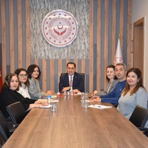 İl Müdürümüz İlkay Türkoğlu, Aile ve Toplum Hizmetleri Birimi tarafından gerçekleştirilen 2025 yılı değerlendirme sunumunu aldı. - fotoğraf 1