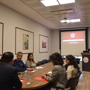 İl Müdürümüz İlkay Türkoğlu, Aile ve Toplum Hizmetleri Birimi tarafından gerçekleştirilen 2025 yılı değerlendirme sunumunu aldı. - fotoğraf 2