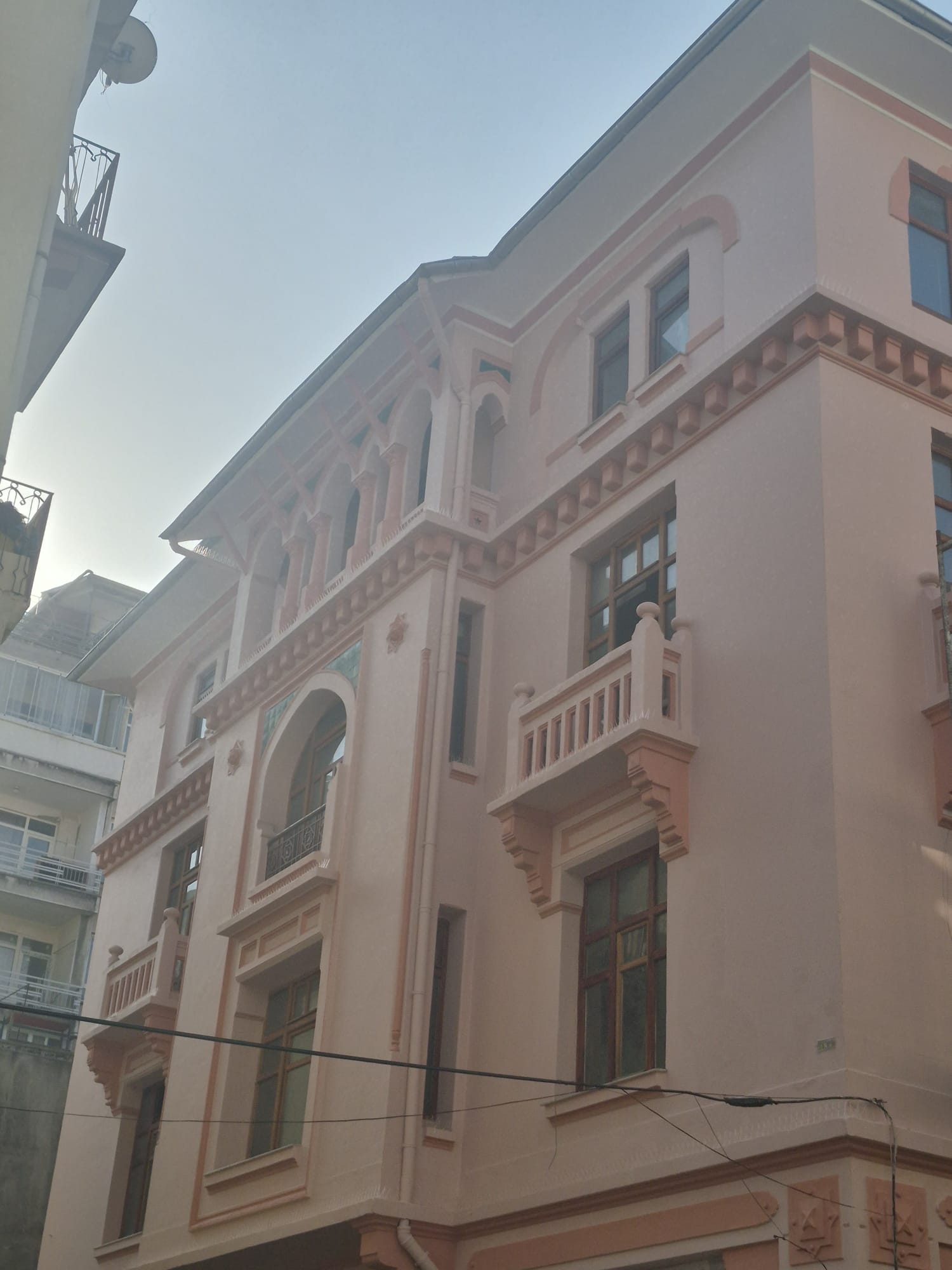 Ek Hizmet Binasında Dış Cephe Yenilendi..