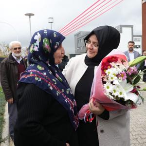 Bakan Selçuk Bursa’da Gündüzlü Bakım Merkezi ve Huzurevi Açılışları Gerçekleştirdi - fotoğraf 10