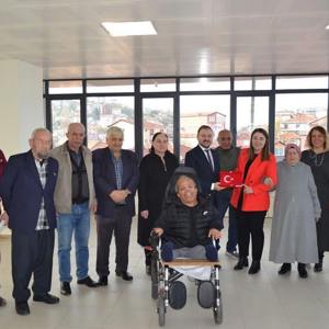 Kilimli Kaymakamımız Sn. Kübra Demirer Zonguldak Merkez Huzurevi Müdürlüğümüzü Ziyaret Etmiştir. - fotoğraf 1