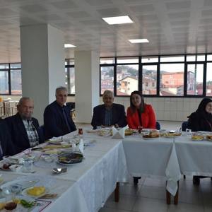 Kilimli Kaymakamımız Sn. Kübra Demirer Zonguldak Merkez Huzurevi Müdürlüğümüzü Ziyaret Etmiştir. - fotoğraf 9