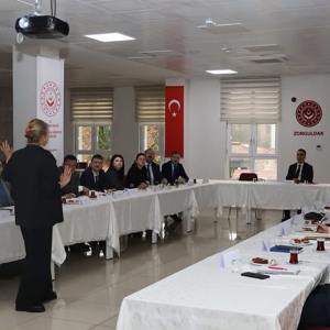 Kuruluş Müdürlerimiz ile Şube Müdürlerimize Yönelik Protokol ve Nezaket Kuralları Konulu Eğitim Gerçekleştirilmiştir.  - fotoğraf 7