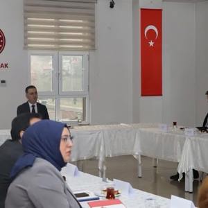 Kuruluş Müdürlerimiz ile Şube Müdürlerimize Yönelik Protokol ve Nezaket Kuralları Konulu Eğitim Gerçekleştirilmiştir.  - fotoğraf 6