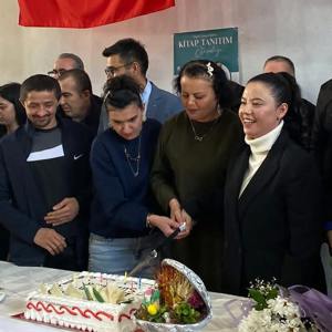 Özel Kuzey Bakım Merkezinden hizmet almakta olan Ümmühan KALENDER’ in şiir kitabının tanıtımı ve imza günü gerçekleştirilmiştir. - fotoğraf 8
