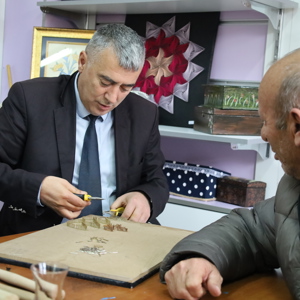 “Sanata Teşvik ve Sanatla Yaşam Programı” Kapsamında, Şehit Yakınları ile Gazilerimiz ve Gazi Yakınlarına Yönelik Olarak Planlanan Filografi Kursumuz Kursiyerlerimizin Katılımıyla Başladı. - fotoğraf 2