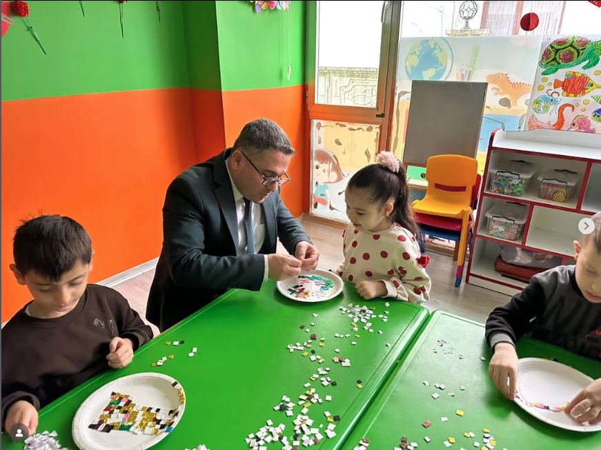 İl Müdürümüz Sayın Adem YÜCEL, Özel Masal Diyarı Kreş ve Gündüz Bakımevi’ni ziyaret ederek çocuklarımızla bir araya geldi.