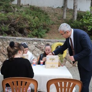 MOTTO BURGER'İN KARAVANDA HAMBURGER ETKİNLİĞİ - fotoğraf 3