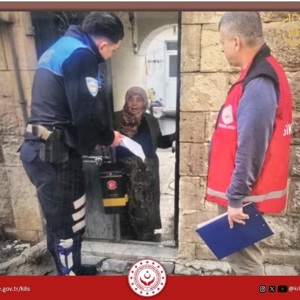 Valiliğimiz koordinesinde İl Emniyet Müdürlüğü ve İl Jandarma Komutanlığı personelleri ile Müdürlüğümüz personelleri ile birlikte yalnız yaşayan kıymetli büyüklerimiz hanelerinde ziyaret edilmiştir. - fotoğraf 5