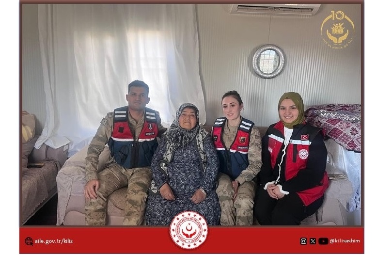 Valiliğimiz koordinesinde İl Emniyet Müdürlüğü ve İl Jandarma Komutanlığı personelleri ile Müdürlüğümüz personelleri ile birlikte yalnız yaşayan kıymetli büyüklerimiz hanelerinde ziyaret edilmiştir.