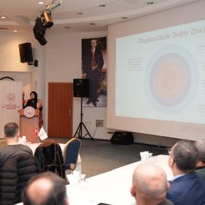 “Bilinçli Eller Mutlu Hayatlar” Projesi Kapsamında Yaşlanma Süreci ve Bakım Uygulamaları Ele Alındı - fotoğraf 4